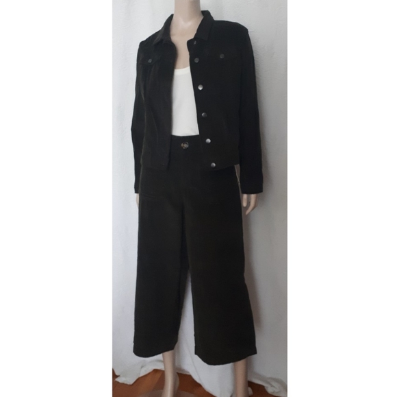 Per Se | Green Wide-Leg Cropped Corduroy Culottes - Picture 6 of 7